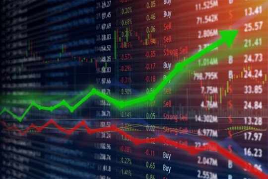Ante una situación geopolítica candente, muchos inversores se preguntan si merece la pena reducir el riesgo de sus carteras y cómo hacerlo.